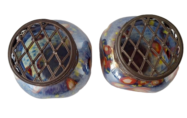 2 Bohemian Pique Fleurs in Splatter Glass, from the Art Déco period