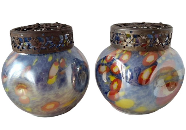 2 Bohemian Pique Fleurs in Splatter Glass, from the Art Déco period