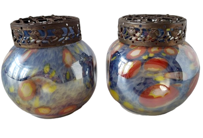 2 Bohemian Pique Fleurs in Splatter Glass, from the Art Déco period