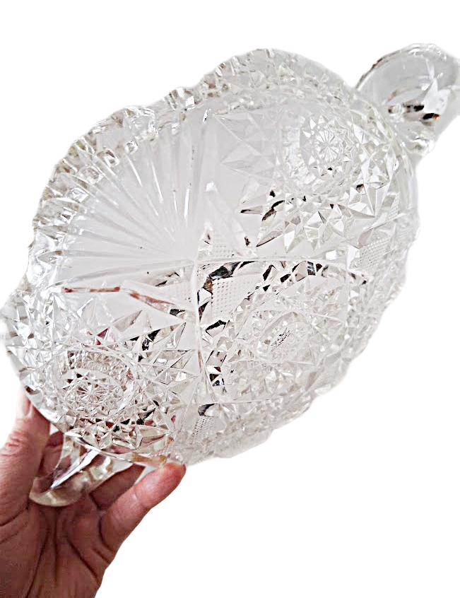 Dish in cut glass with 2 handles, vintage